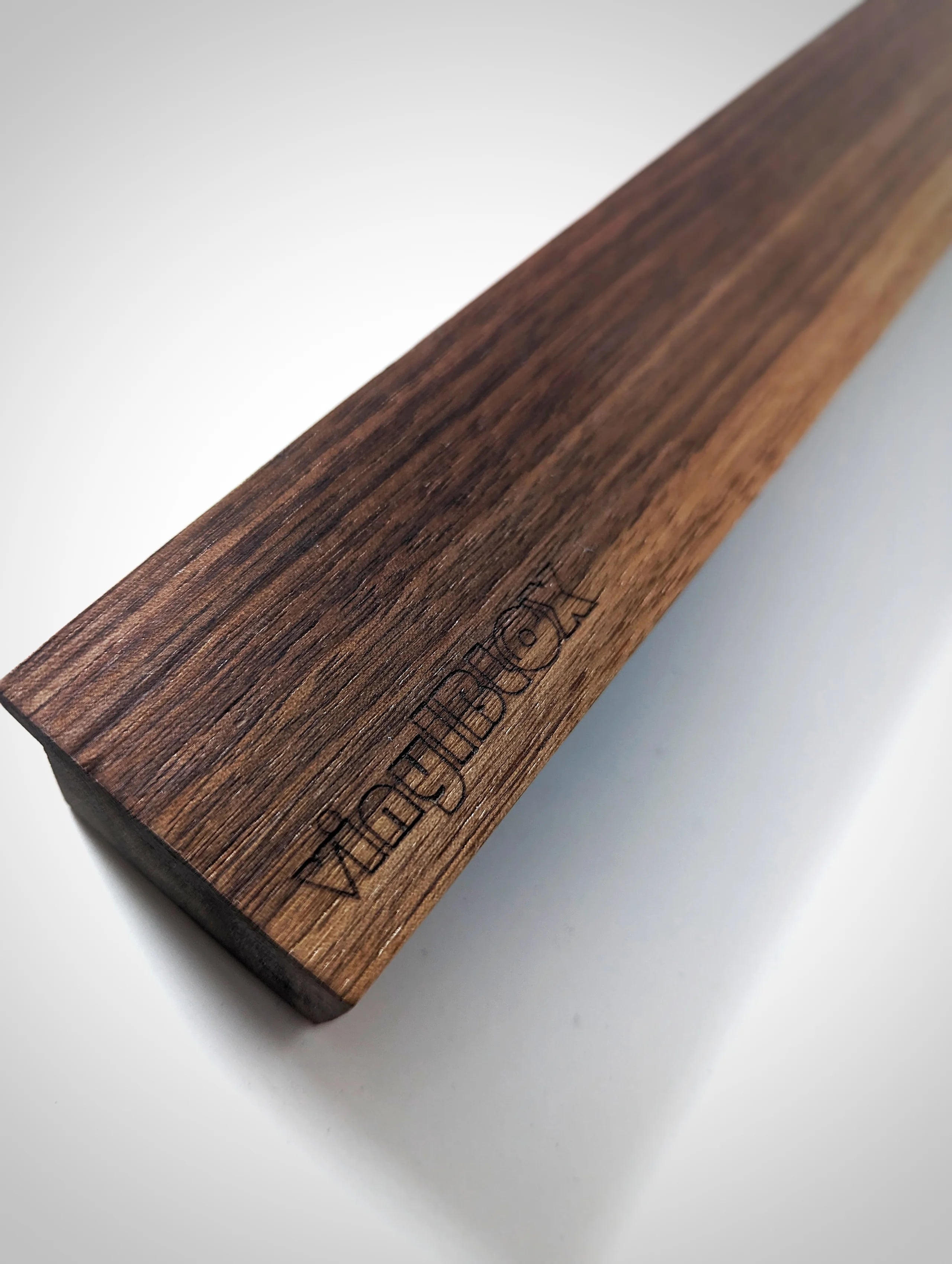 Vinylblox - WALLFLOWER - BLACK WALNUT