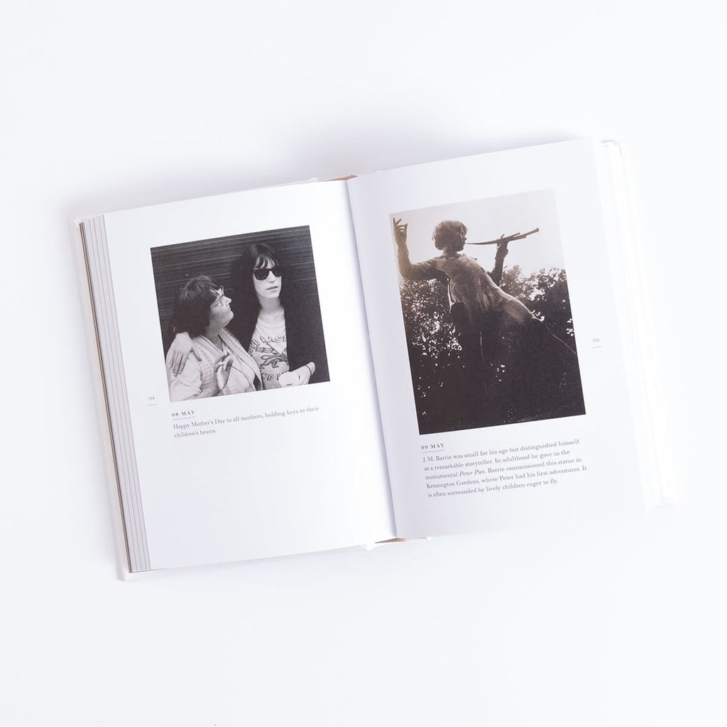 A book of Days (Hardcover) (New Book)