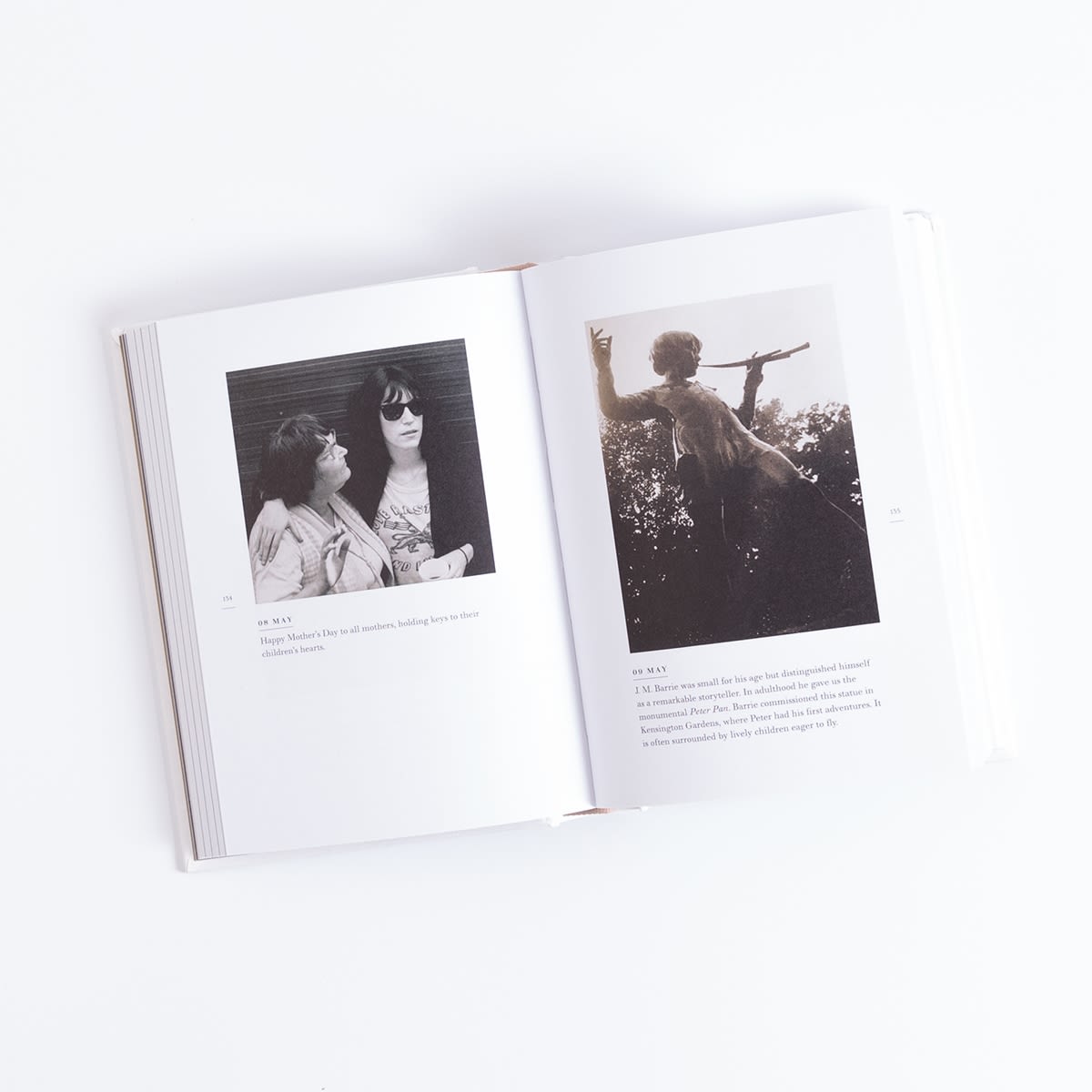 A book of Days (Hardcover) (New Book)