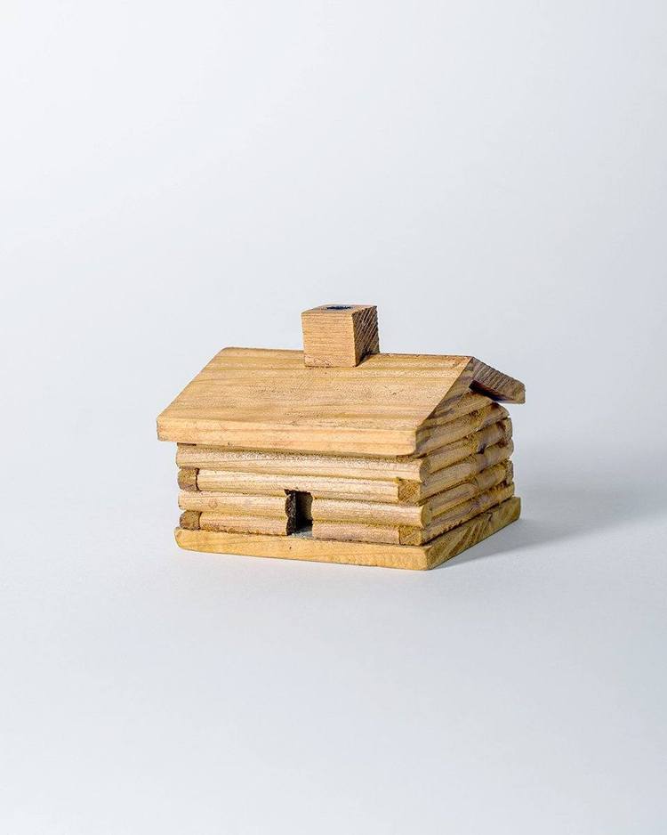 PAINE's Incense Cabin with 10 RED CEDAR INCENSE CONES