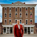 Prof-powderhorn-suites-gold-vinyl